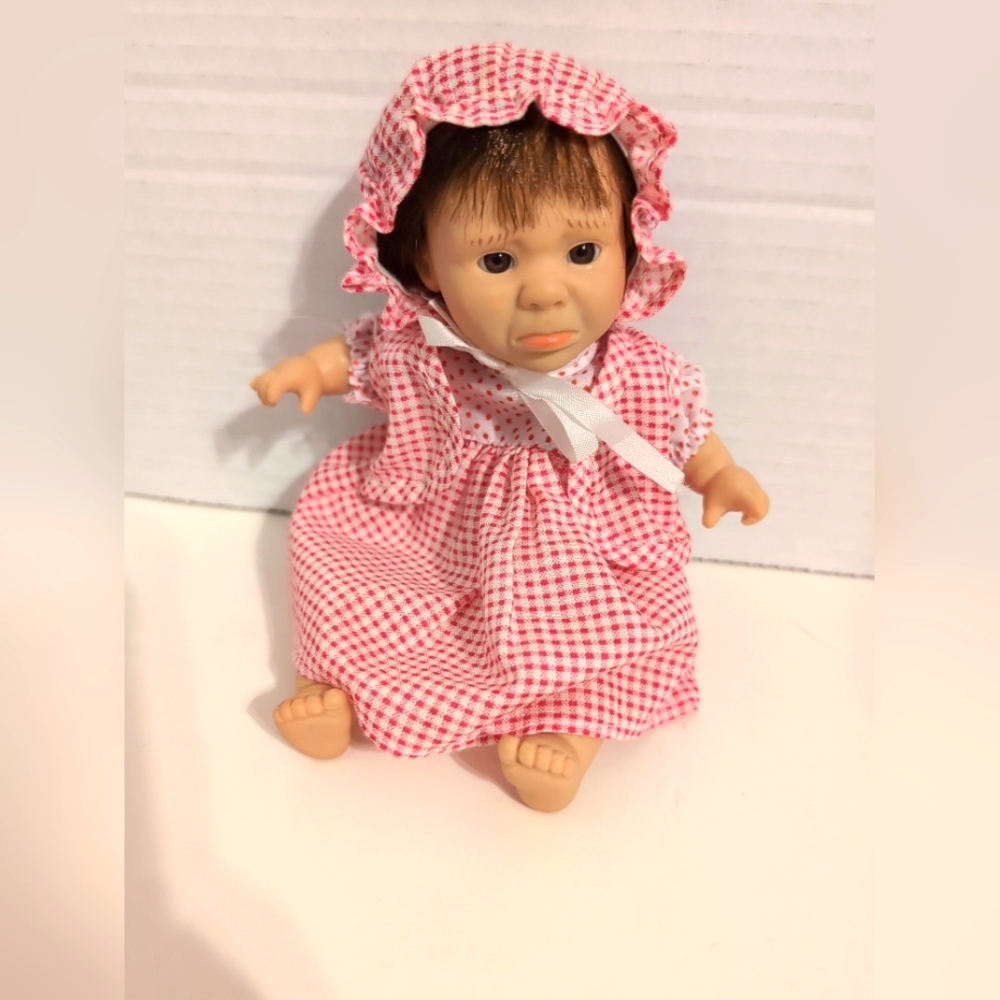 Vintage Gi Go Doll Pouting‎ In A Gingham Dress And Bonnet
